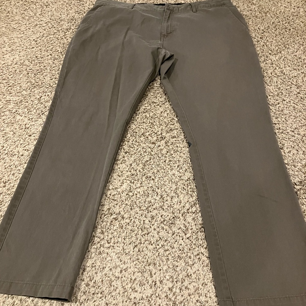 Volcom men pant size 40 used